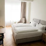 New Opening! Digital Check-in - Park By Charly Aparthotel