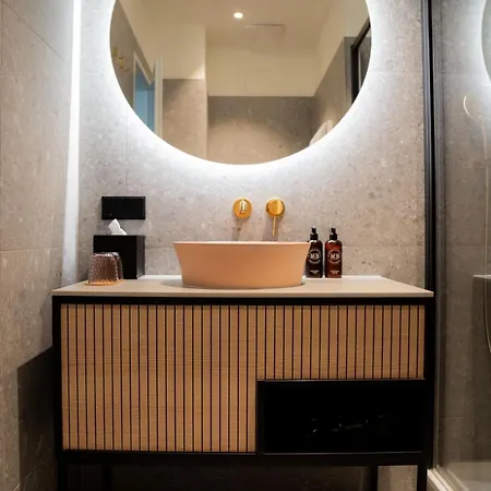 Bob W Old Town Apartahotel 4*