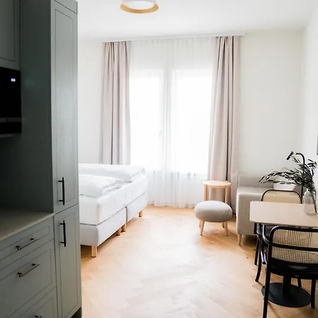 Bob W Old Town Apartahotel 4*